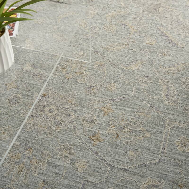 Power Loomed Floral Traditional Area Rug - 124' X '94' X '0.5