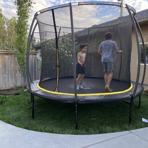 Zenova 10-foot Trampoline with Safety Enclosure Net and Spring Pad