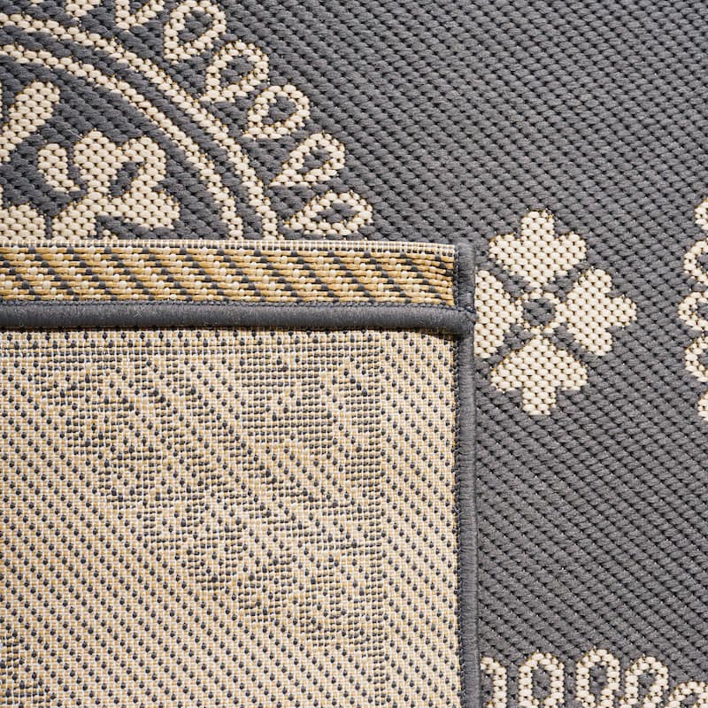 SAFAVIEH Courtyard Lyndy Rug