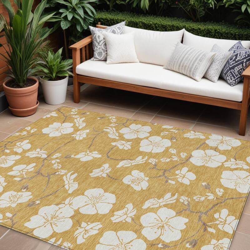 HomeRoots Floral Transitional Rectangle Outdoor Rug - 8' X 10'