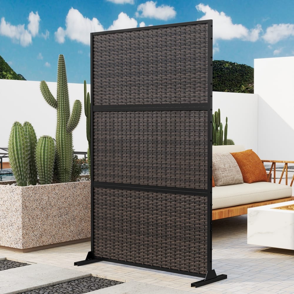 Outdoor Free Standing Metal Privacy Screen