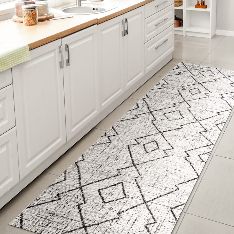 JONATHAN Y Derya Tribal Diamond Trellis Indoor/Outdoor Area Rug