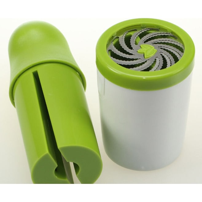 Electric vegetable chopper for herbs