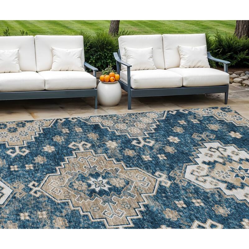 HomeRoots Medallion Traditional Rectangle Outdoor Rug - 8' X 10'