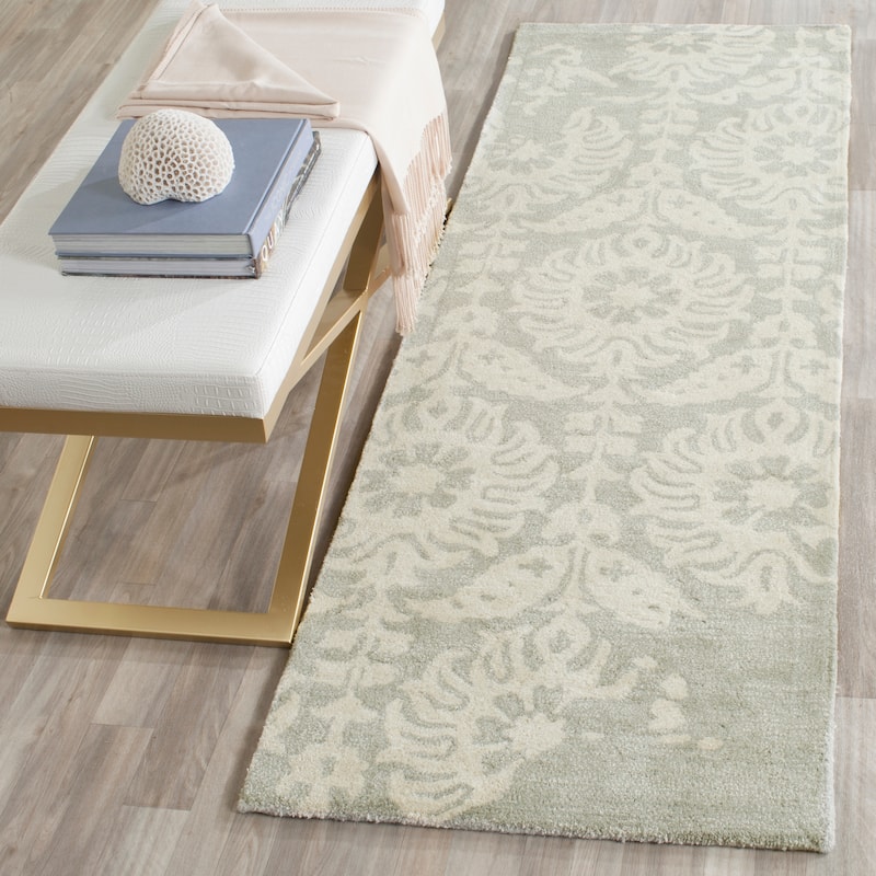 SAFAVIEH Handmade Bella Tineke Modern Floral Wool Rug - 2'3" x 7' Runner - Light Grey/Ivory