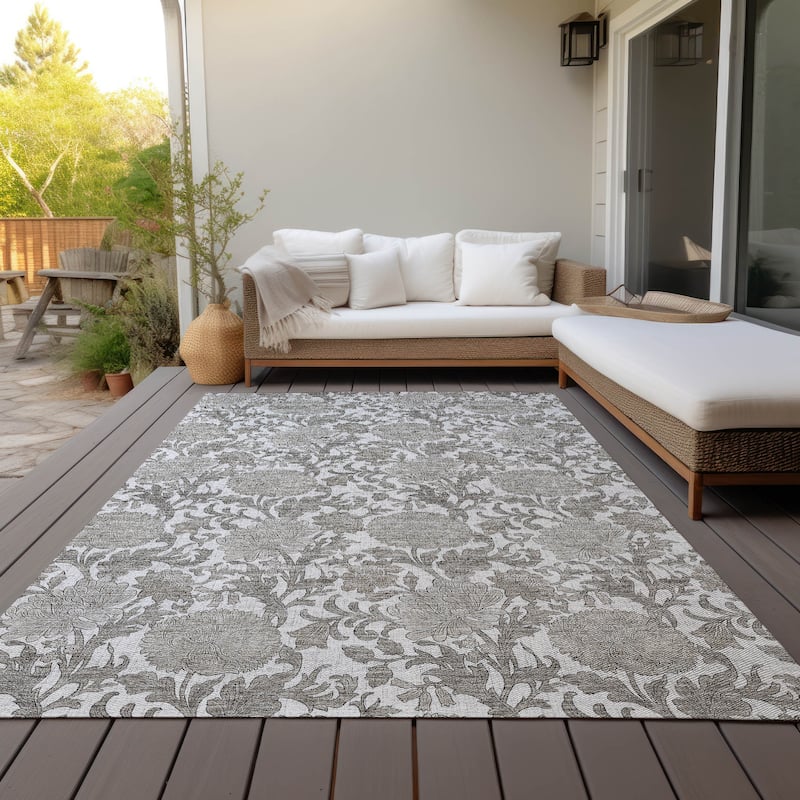 Machine Washable Indoor/ Outdoor Chantille Floral Rug