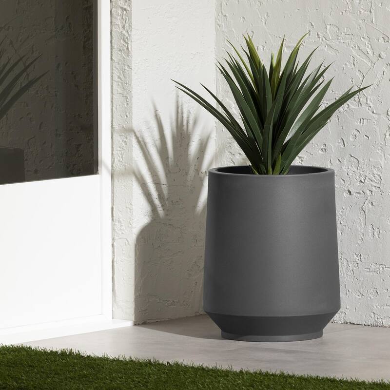 South Shore Dalya Planter - Large 16.25'' x 19.5'' - Dark Gray