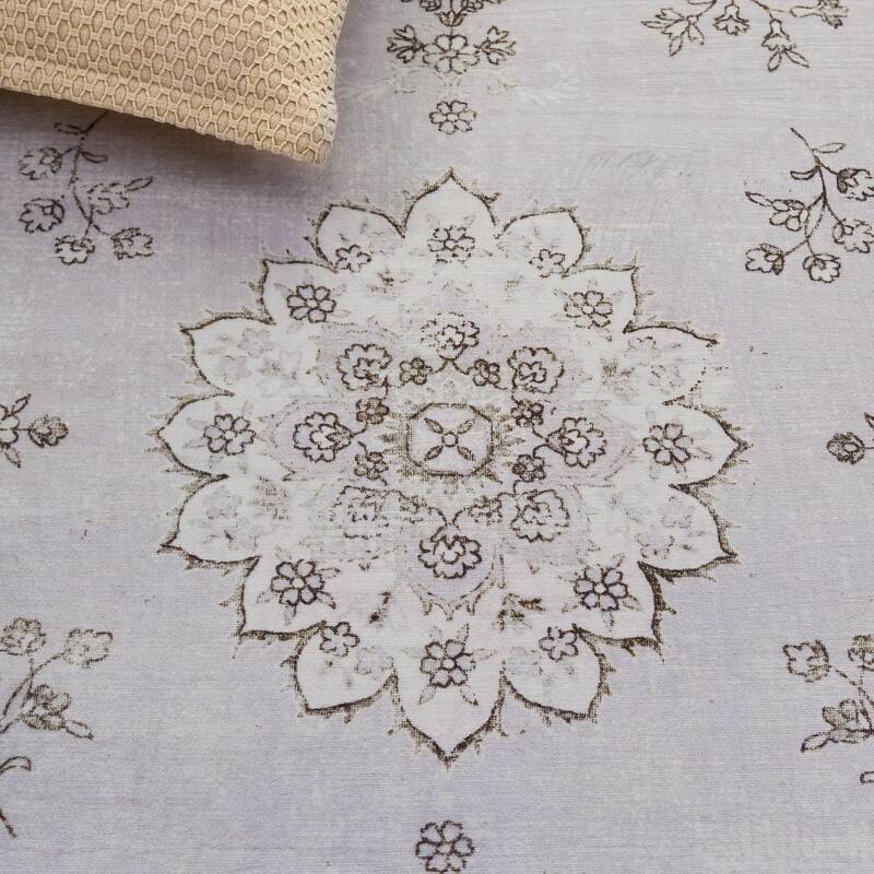 SAFAVIEH Arizona Sylvanie Machine Washable & Slip Resistant Rug