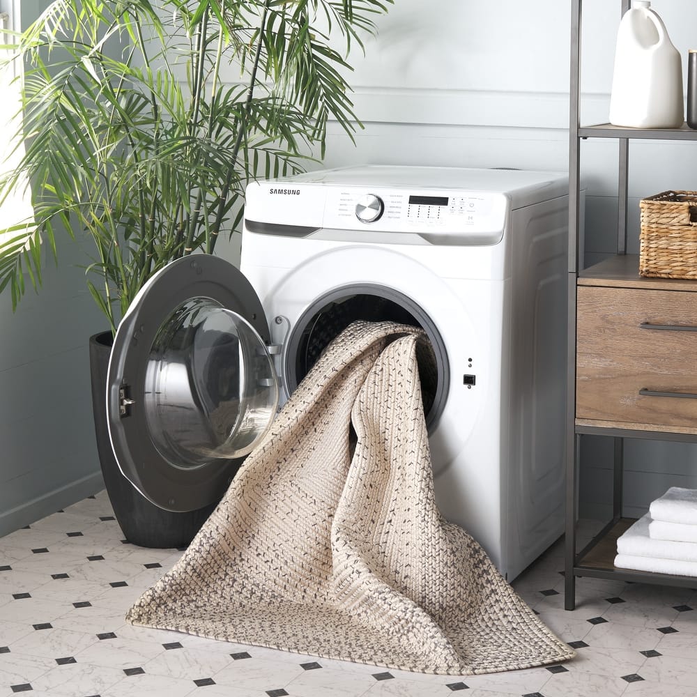 SAFAVIEH Handmade Braided Aubane Casual Rug