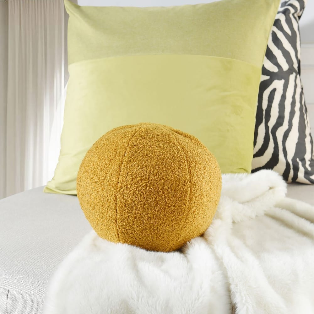 StyleCraft Dann Foley Lifestyle - Sphere Plush Pillow