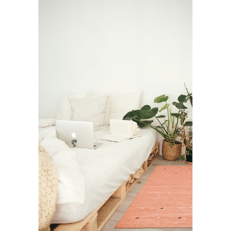 Kashkuli Gabbeh Pink Rug 5'5" x 7'5" - 5'5 x 7'5
