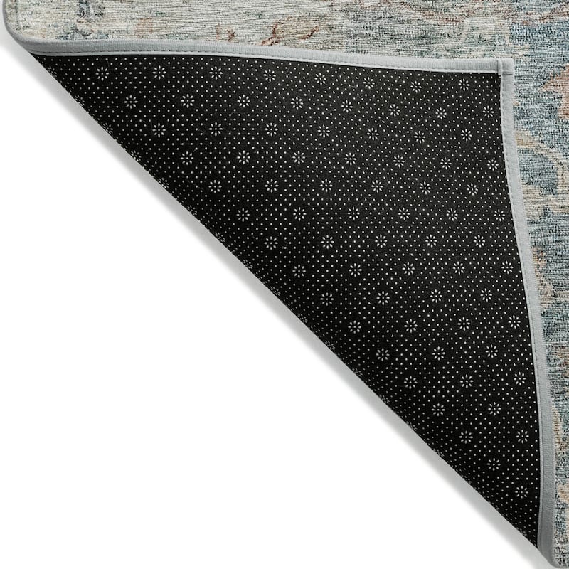 Machine Washable Indoor/ Outdoor Chantille Distressed Traditional Rug