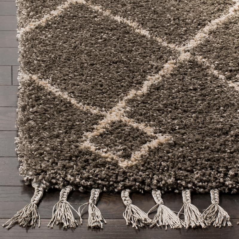 SAFAVIEH Moroccan Fringe Shag Blagorodna 2-inch Thick Rug - 2'3" x 5' - Grey/Cream