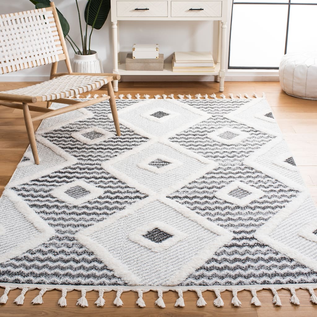 SAFAVIEH Moroccan Tassel Shag Delsie 2-inch Thick Rug