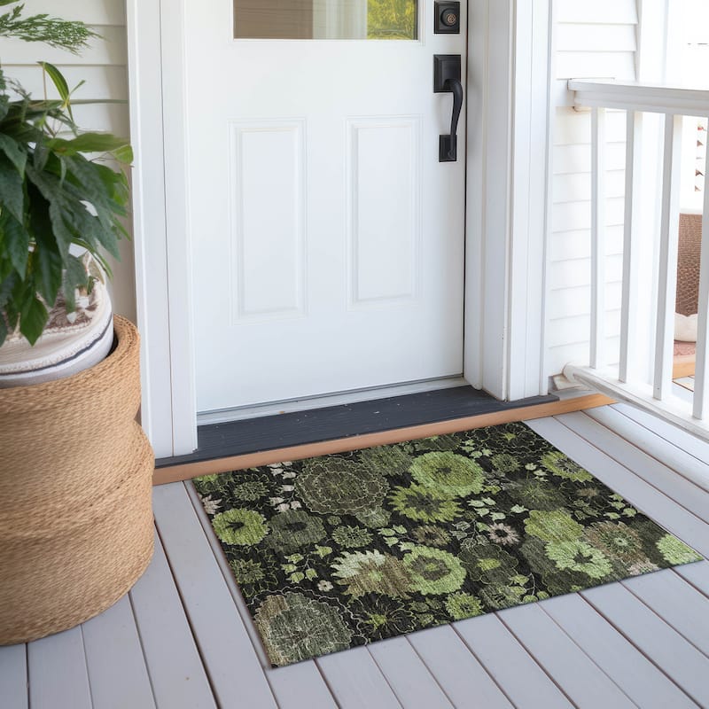 Machine Washable Indoor/ Outdoor Modern Floral Chantille Rug - Green - 1'8" x 2'6"