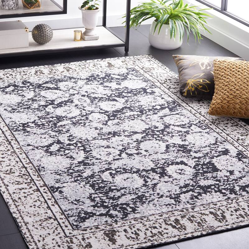 SAFAVIEH Easy Care Machine Washable Liebhilde Rug - 4' x 6' - Grey/Sage
