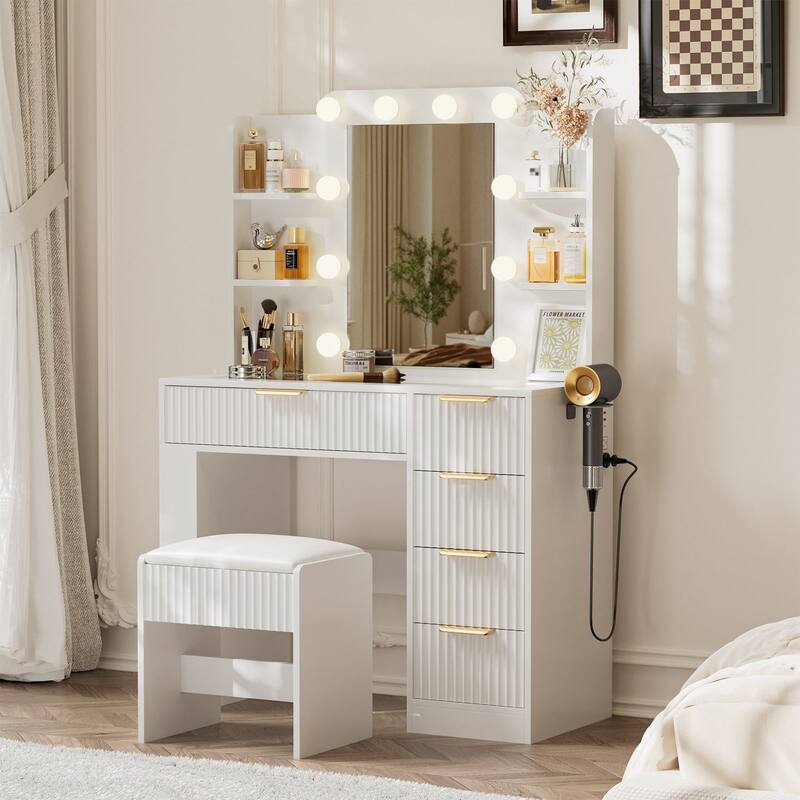 Meyreso Vanity Set With Lighted Mirror