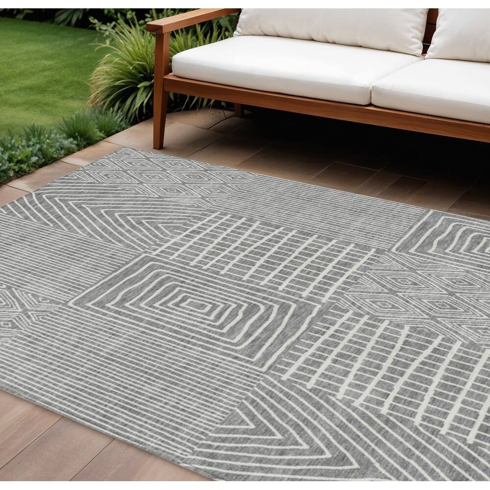 HomeRoots Geometric Transitional Rectangle Outdoor Rug
