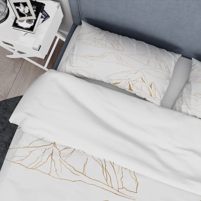 Designart 'Minimalistic Gold Linear Set Of Mountains & Clouds' Modern Duvet Cover Set