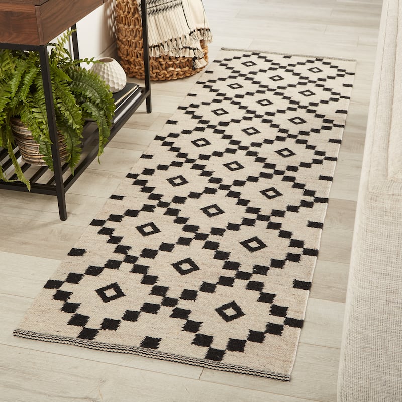 Folke Handmade Geometric Black/ White Area Rug