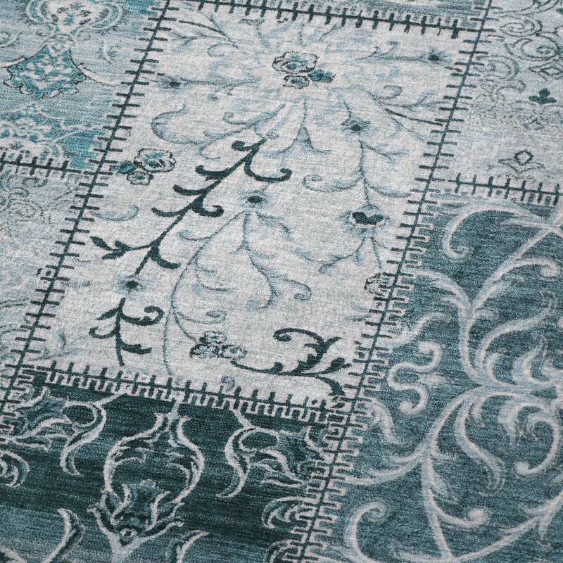 Premium Machine Washable Traditional Patchwork Sherpa Throw Blanket