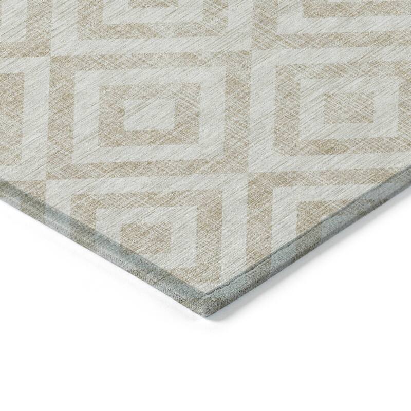 Machine Washable Indoor/ Outdoor Chantille Diamond Geo Rug