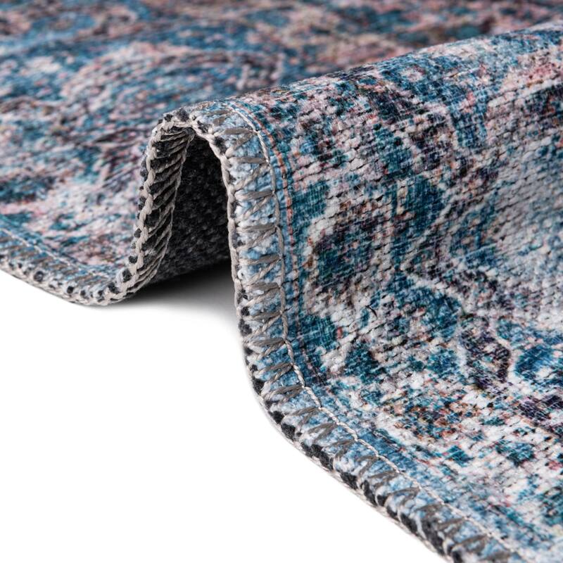 Traditional Shara Collection Area Rug