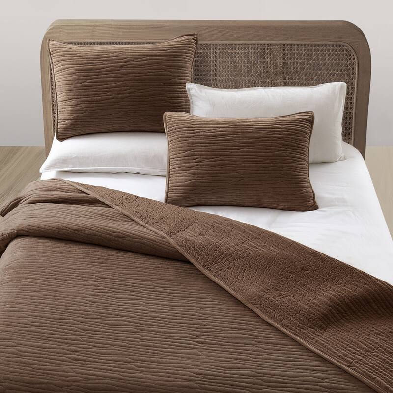 Wonderful Velvet 3 Piece Quilt Set