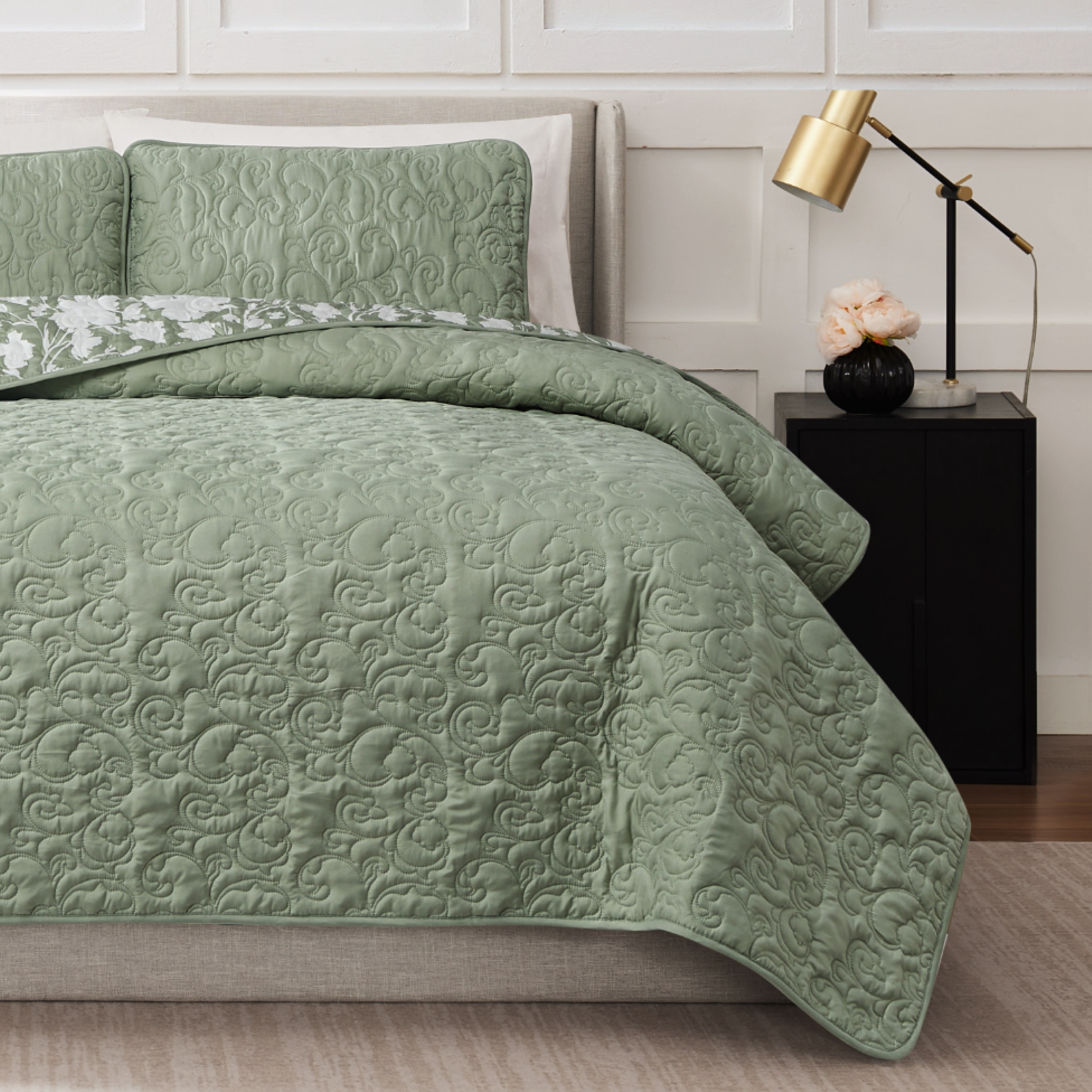Nine West Laural Reversible Quilt Sets