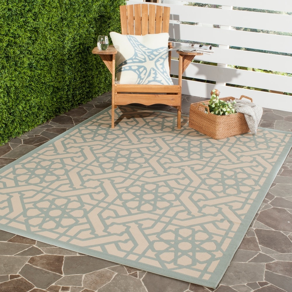 Martha Stewart by SAFAVIEH Triumph Indoor/ Outdoor Waterproof Rug.