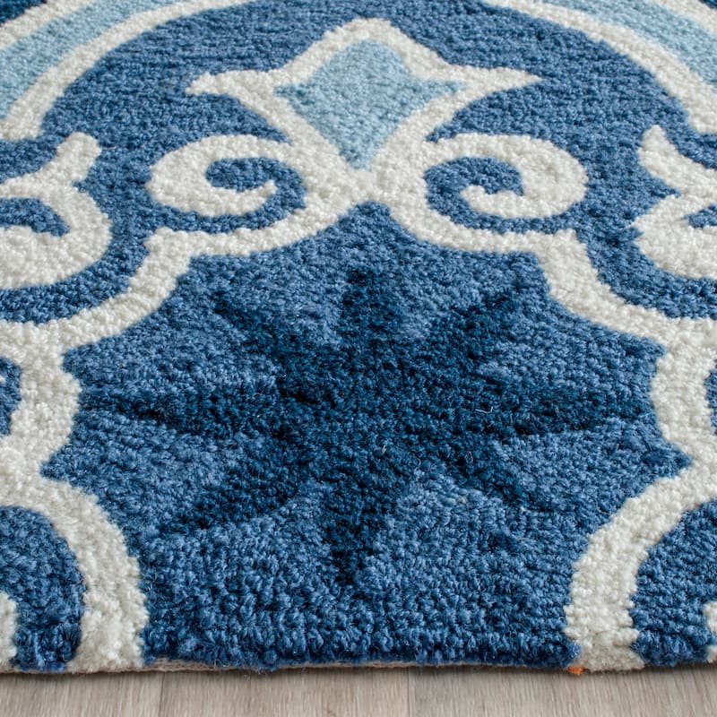 SAFAVIEH Handmade Four Seasons Tota Floral Rug
