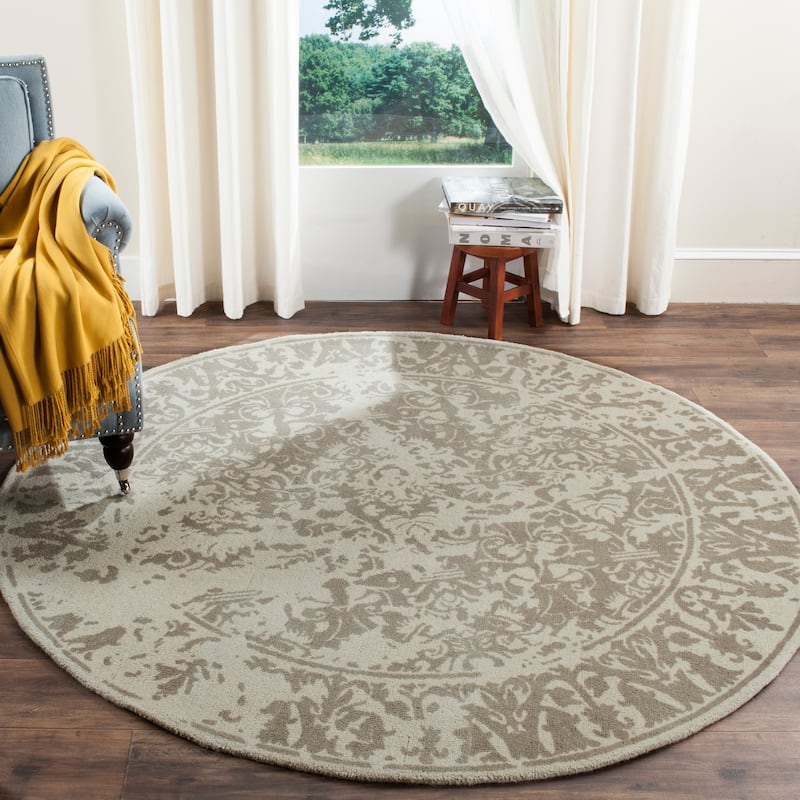 SAFAVIEH Handmade Restoration Vintage Distressed Boho Amani Oriental Wool - 6' Round - Light Sage - Runner/Round