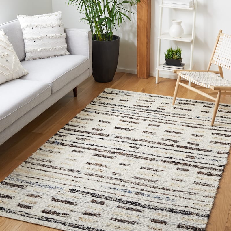 SAFAVIEH Handmade Manhattan Marushka Wool Rug - 4' x 6' - Ivory/Dark Brown - Rectangle