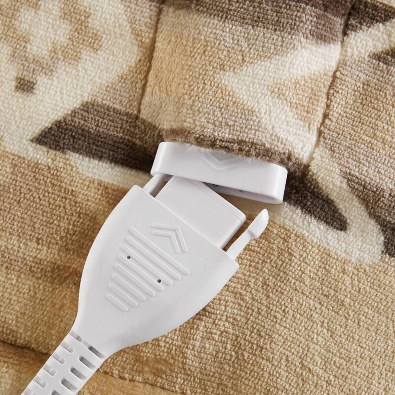 Woolrich Print Plush to Sherpa Heated Throw