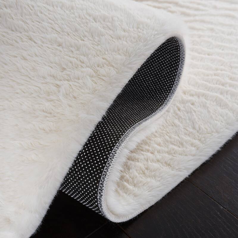 SAFAVIEH Faux Rabbit Fur Catja Machine Washable Slip Resistant