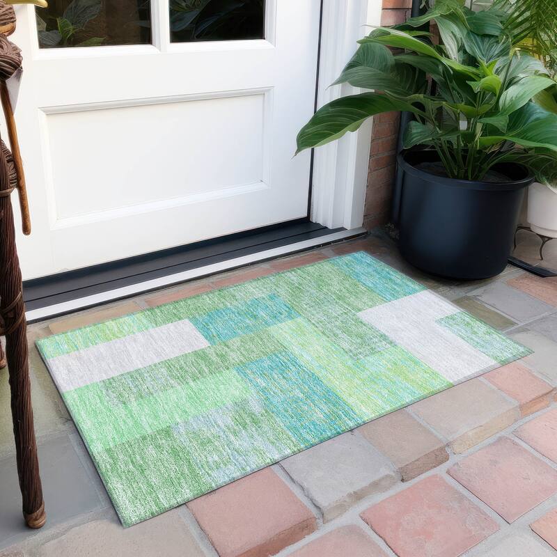 Machine Washable Indoor/ Outdoor Modern Blocks Chantille Rug - Aloe - 1'8" x 2'6"