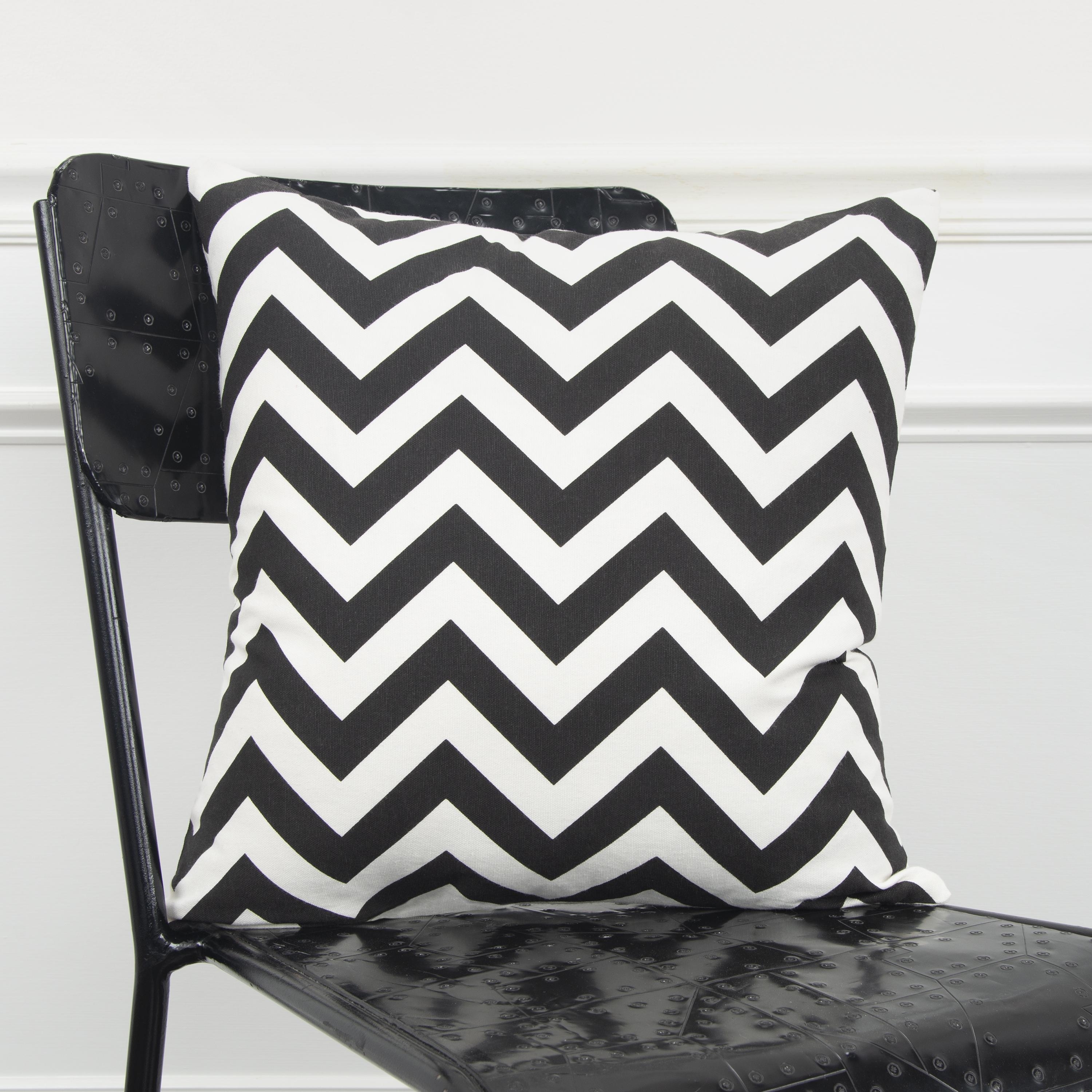 Rizzy Home Black and Ivory Chevron Throw Pillow, 18-inch