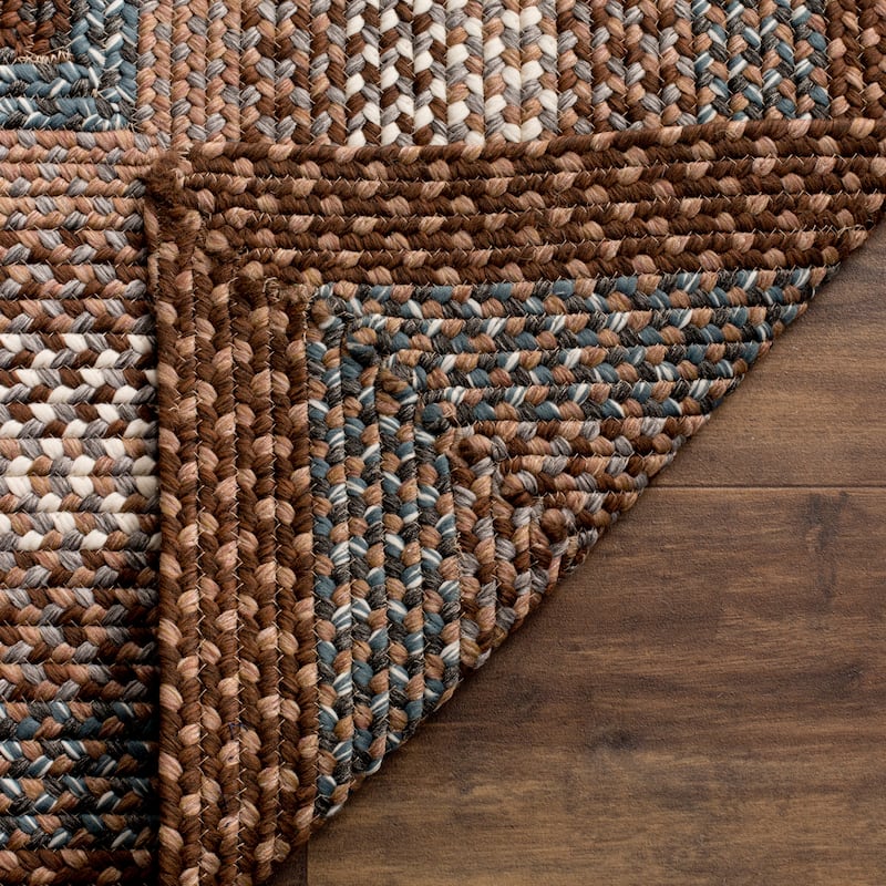 SAFAVIEH Handmade Braided Tomislava Country Rug