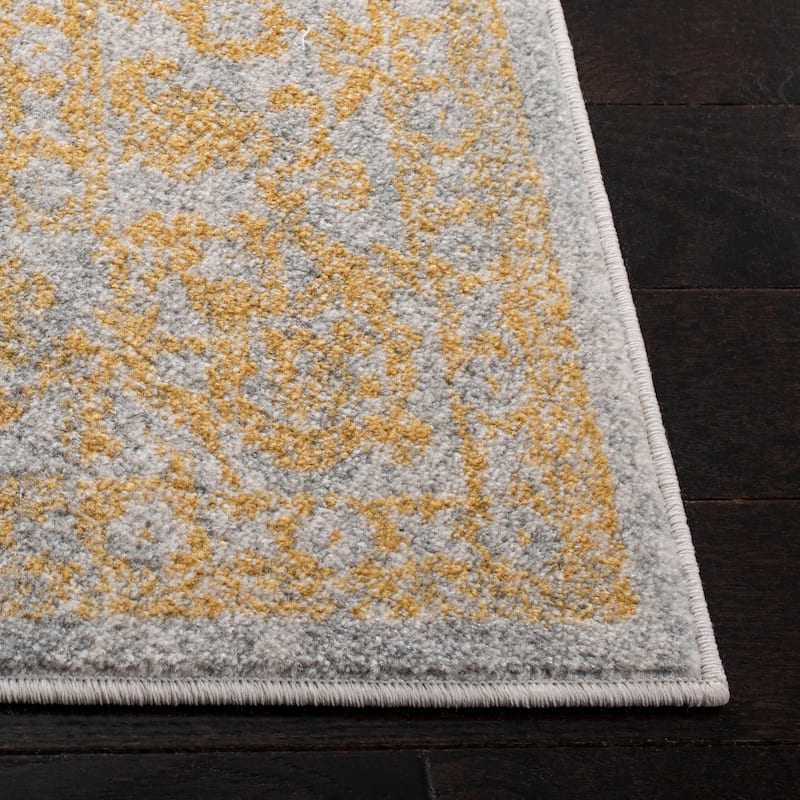 SAFAVIEH Evoke Quinn Vintage Distressed Rug