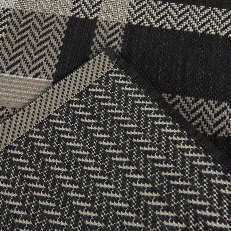 Hamish Plaid Patio Indoor/Outdoor Area Rug