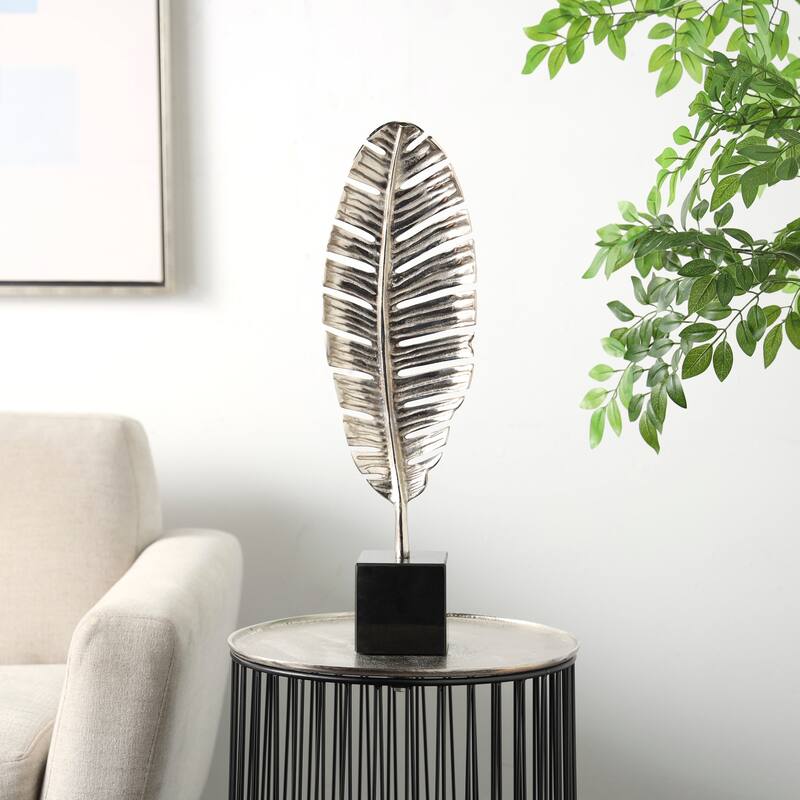 CosmoLiving by Cosmopolitan Gold or Silver Aluminum Metal Standing Single Leaf Sculpture with Black Marble Base - Silver