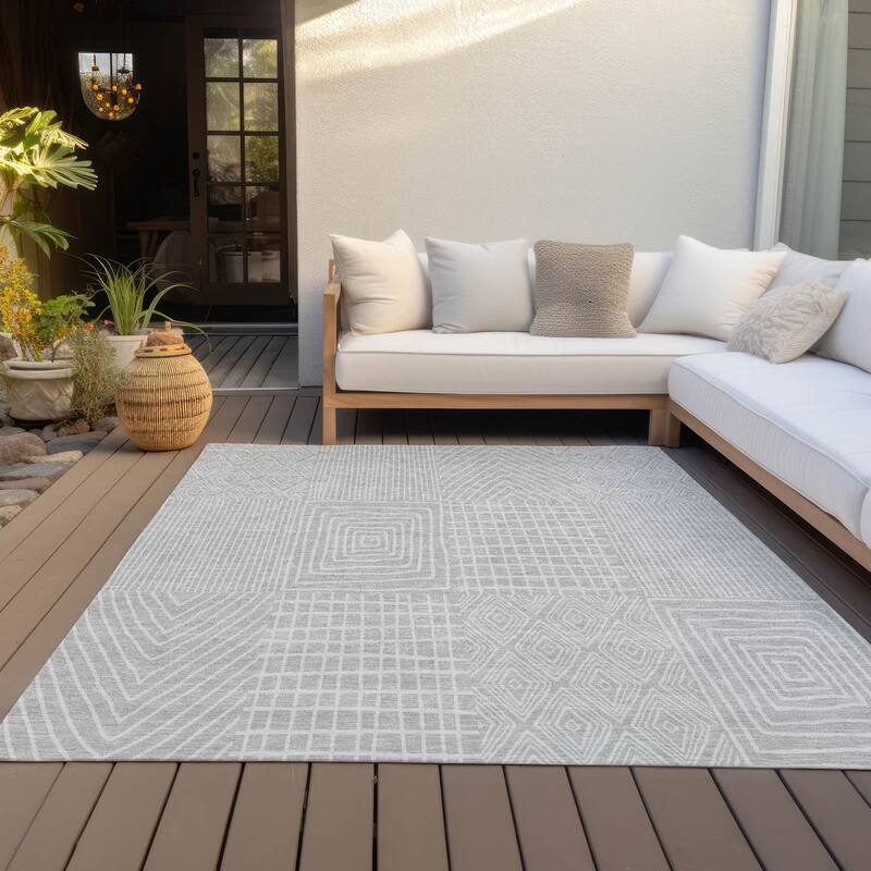 Machine Washable Indoor/ Outdoor Geo Patchwork Chantille Rug