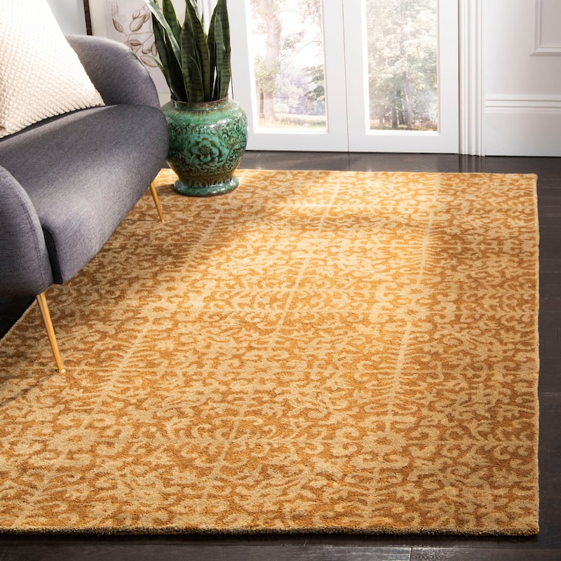 SAFAVIEH Handmade Antiquity Rhosyn Traditional Oriental Wool Rug - 5' x 8' - Gold/Beige
