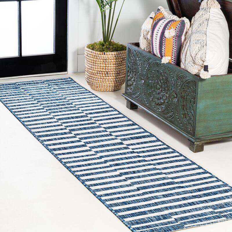 JONATHAN Y Grid Modern Offset Stripe Indoor/Outdoor Area Rug