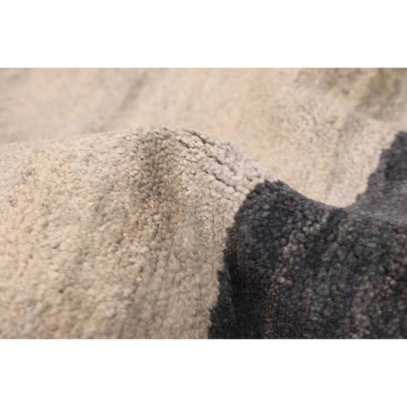 ECARPETGALLERY Hand-knotted Peshawar Ziegler Light Grey Wool Rug - 5'0 x 7'0