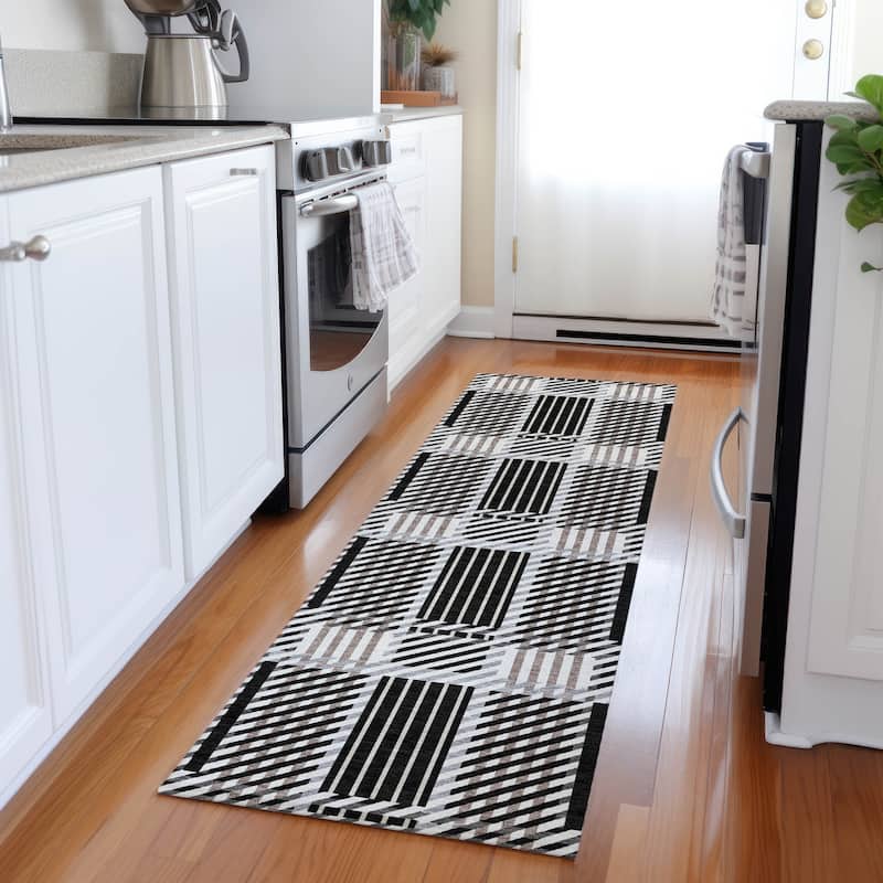 Machine Washable Indoor/ Outdoor Geometric Stripe Chantille Rug