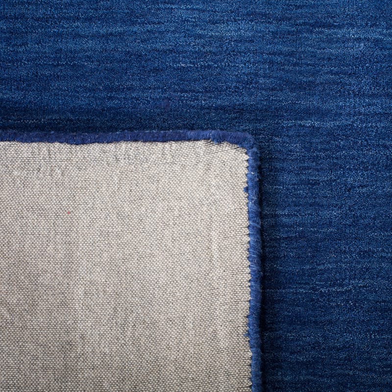 SAFAVIEH Handmade Kids Armanda Wool Rug