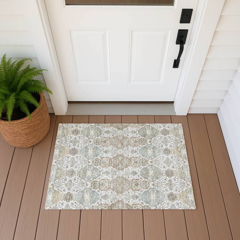 Machine Washable Indoor/ Outdoor Traditional Tracey Chantille Rug - Ivory - 1'8" x 2'6"
