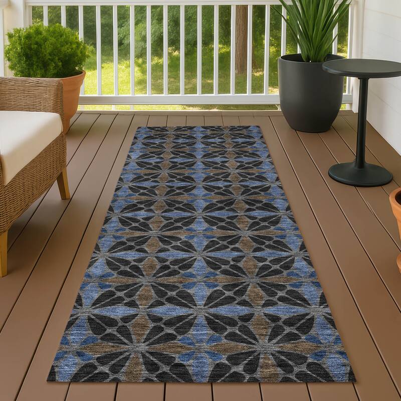 Machine Washable Indoor/ Outdoor Mosaic Pablo Chantille Rug - Black - 2'3" x 7'6"