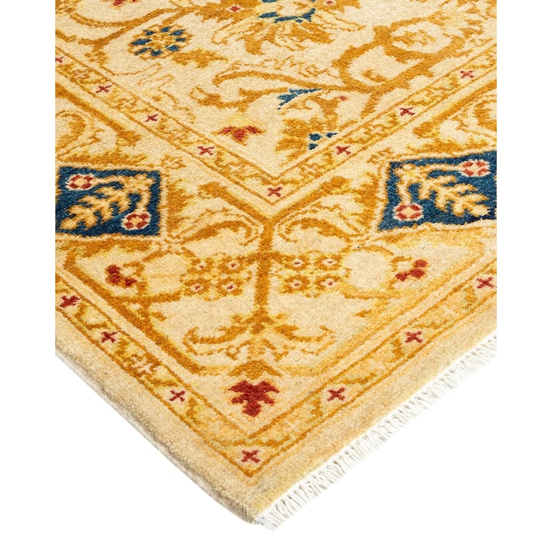 Overton Hand Knotted Wool Vintage Inspired Modern Contemporary Eclectic Ivory Area Rug - 4' 1" x 6' 5"